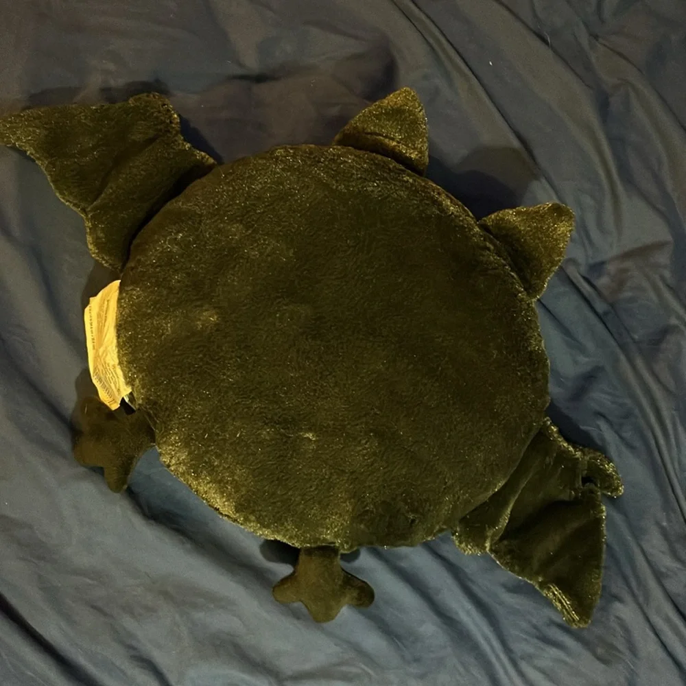 Bat throw pillow *FIRM PRICE*